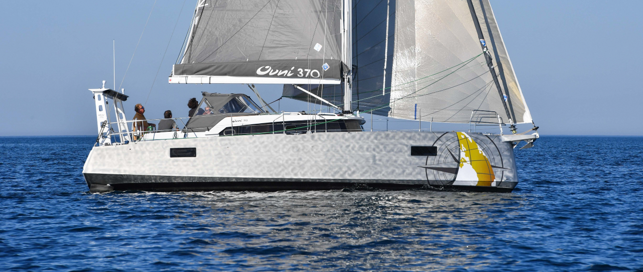 yacht ovni 370